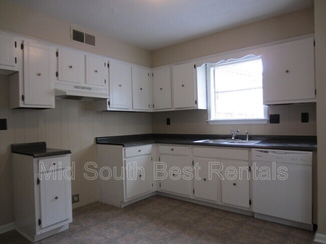Building Photo - 3374 Burgess Dr