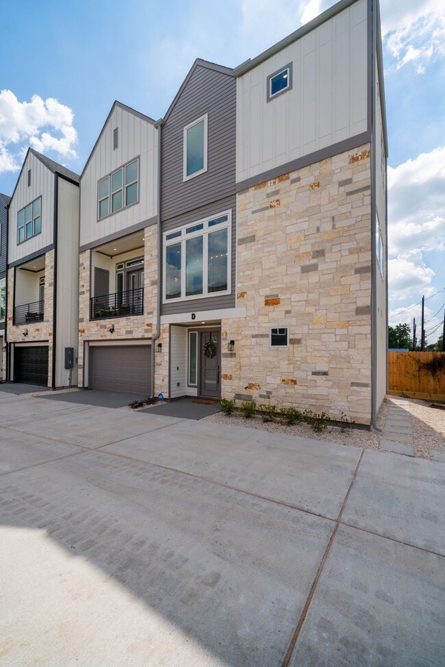 Building Photo - 8521 D St