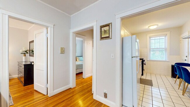 Building Photo - 169 Kent St