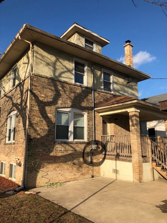 1726 Emerson St, Evanston, IL 60201 House Rental in Evanston, IL