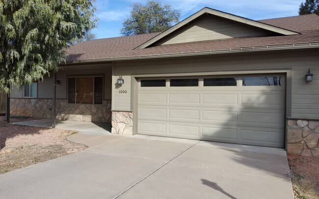 Building Photo - Beautiful Corner Lot Home