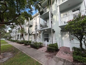 Building Photo - 252 SW 14th Ave