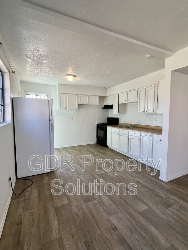 Primary Photo - 2501 Barcelona Rd