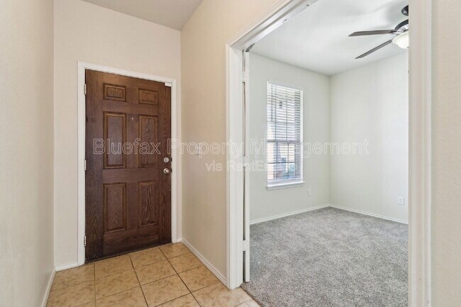 Building Photo - 14027 Laurel Br