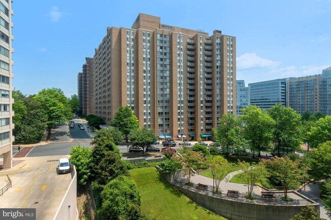 Building Photo - 4515 Willard Ave