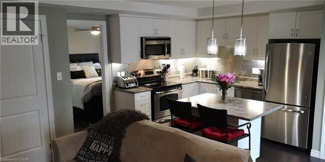 Photo du bâtiment - 1460 Highland Rd W