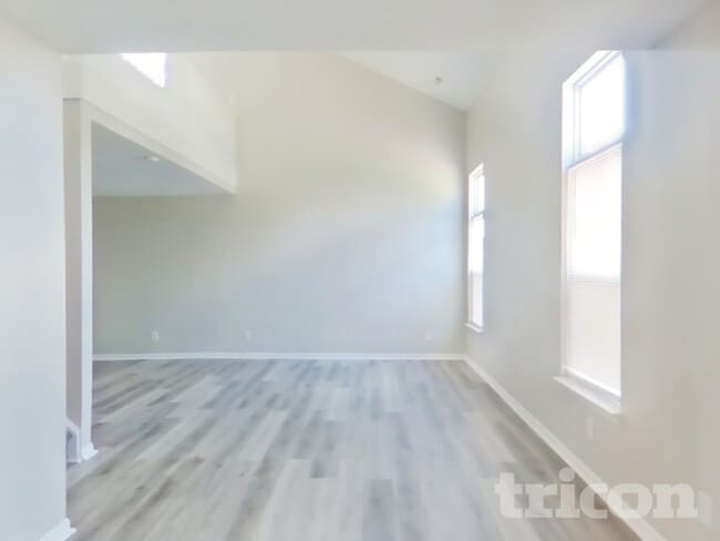 Building Photo - 3254 Blue Ash Ln
