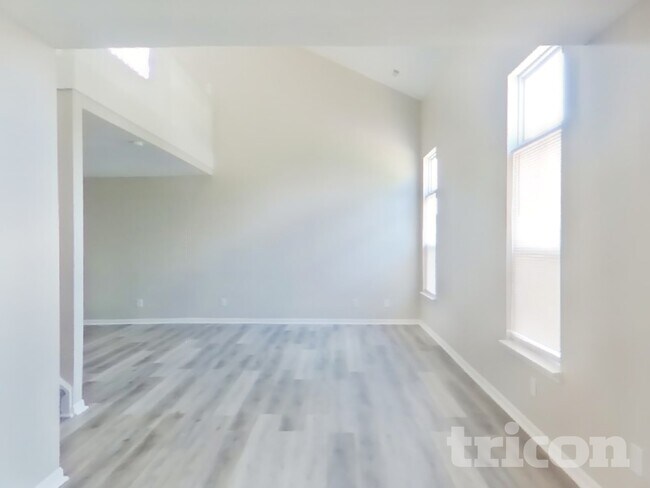 Foto del edificio - 3254 Blue Ash Ln