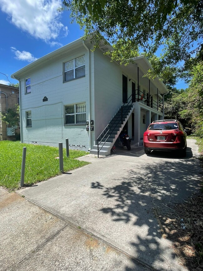 Building Photo - 1459 W 20th St