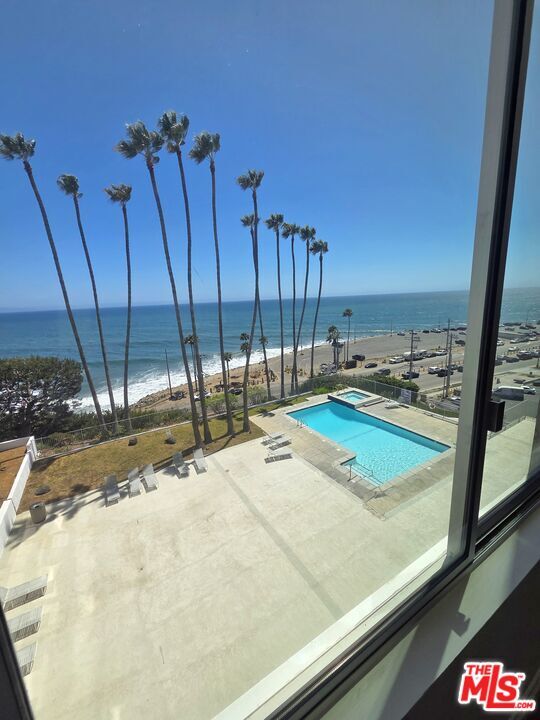 Foto del edificio - 17368 Sunset Blvd