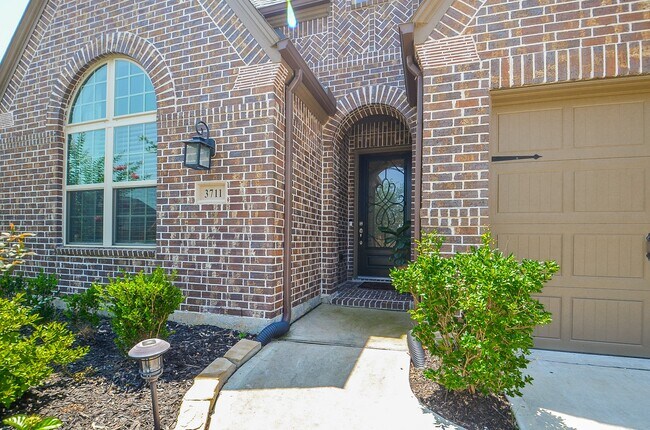 Foto del edificio - 3711 Lake Falls Dr