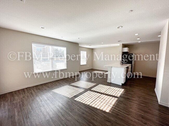 Foto del edificio - Hidden Creek Townhomes, Unit 311 - Gorgeou...