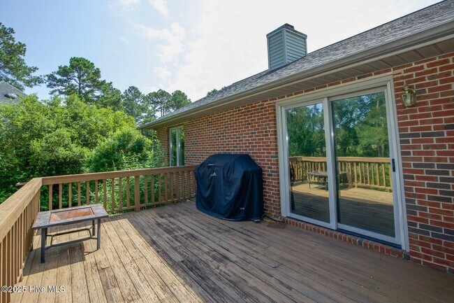 Foto del edificio - 1205 Greenbriar Dr