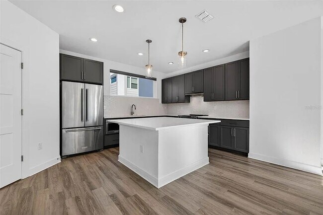 Foto del edificio - 104 26th St N