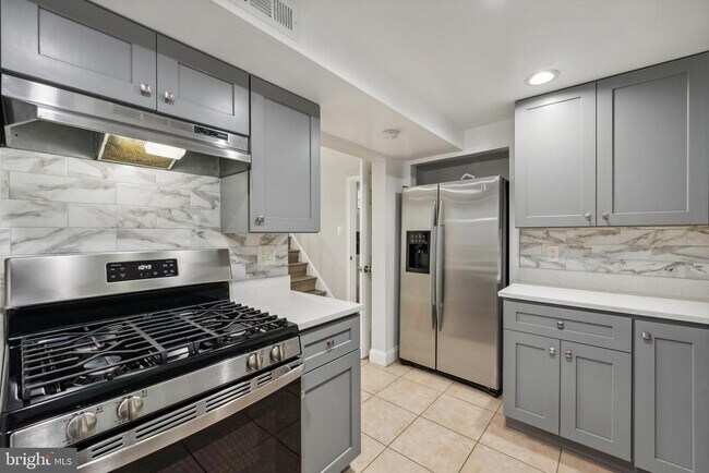 Building Photo - 4418 Hendricks Dr