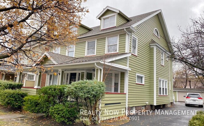 Building Photo - 13121 Cedar Rd