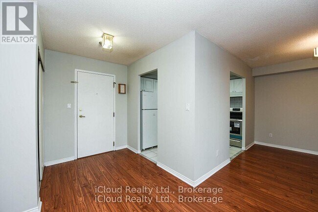 Photo du bâtiment - 135 Hillcrest Ave