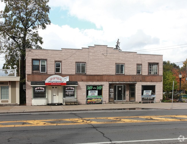 Building Photo - 102 S Main St