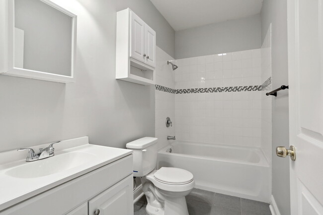 Building Photo - 316 N Miro St