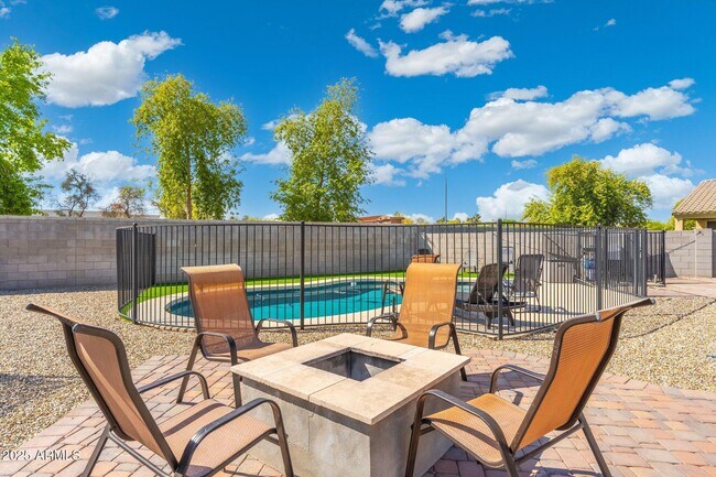 Building Photo - 6763 W Wethersfield Rd