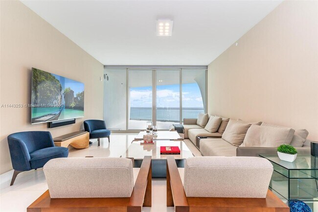 Foto del edificio - 16901 Collins Ave