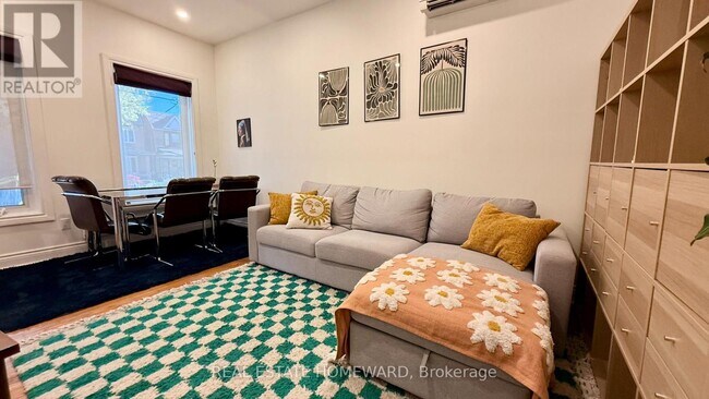 Photo du bâtiment - 266 Symington Ave