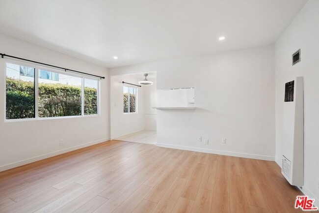 Foto del edificio - 1635 Colby Ave
