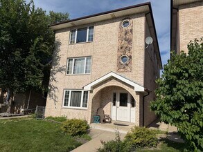 Building Photo - 2037 N 74th Ave