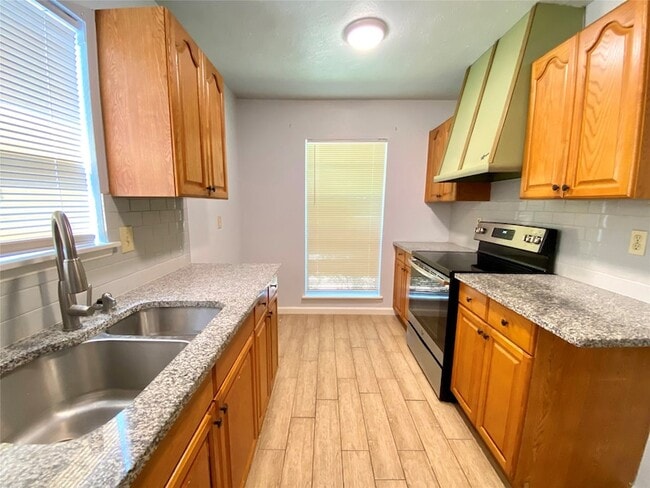 Photo - 1428 Big Bend Dr House