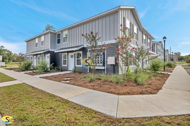 Building Photo - 3821 SW 43rd Ct