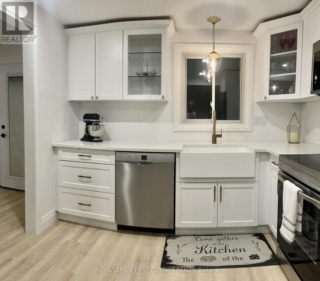 Photo du bâtiment - 328 Christine Dr