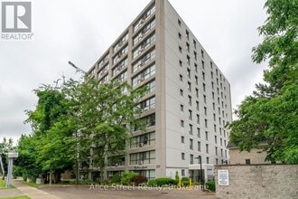 Building Photo - 358 Waterloo Ave