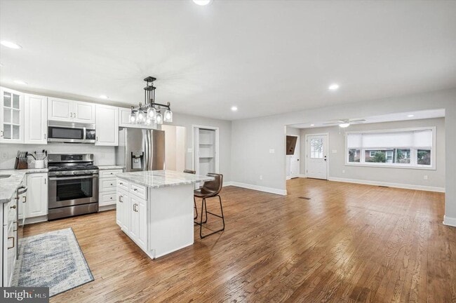 Building Photo - 607 Jackson Ave