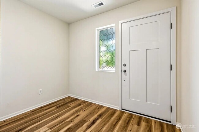 Vestíbulo - 1389 92nd Way SE