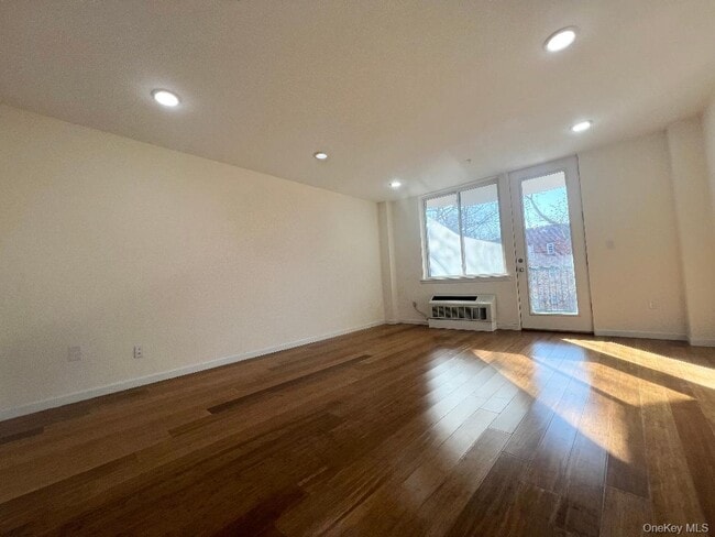 Building Photo - 55 S Middle Neck Rd