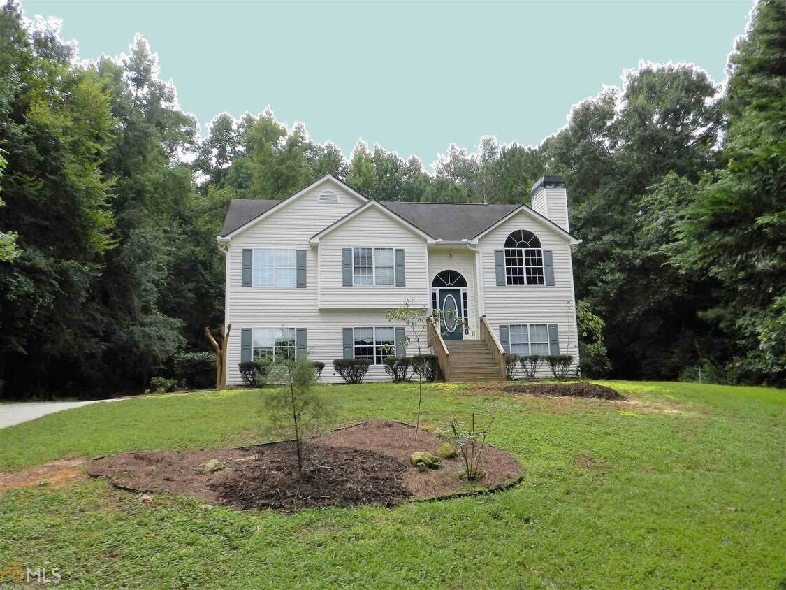 Primary Photo - 245 Masters Dr