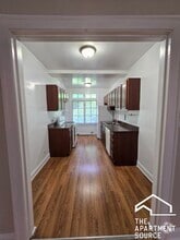 Building Photo - 1454 Oak Ave