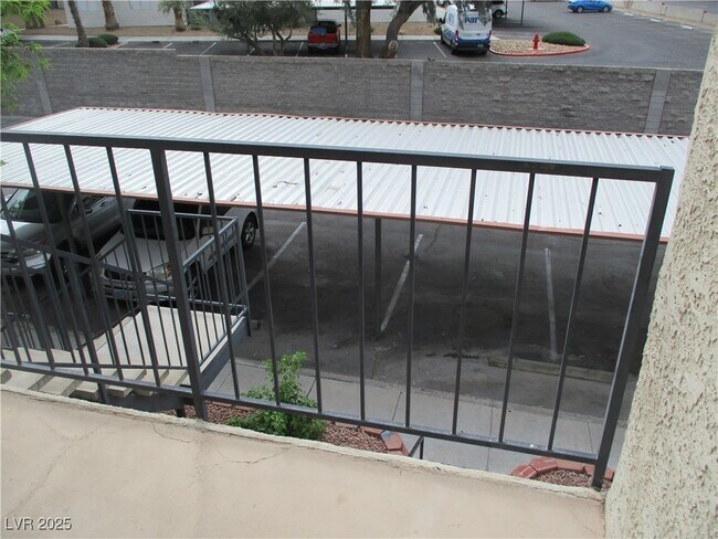 Foto del edificio - 3602 Gaylord Dr