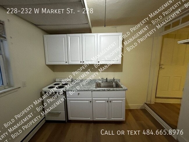 Foto del edificio - 228-232 W Market St.-228