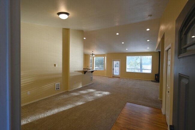 Building Photo - Fantastic view of Sequim Bay