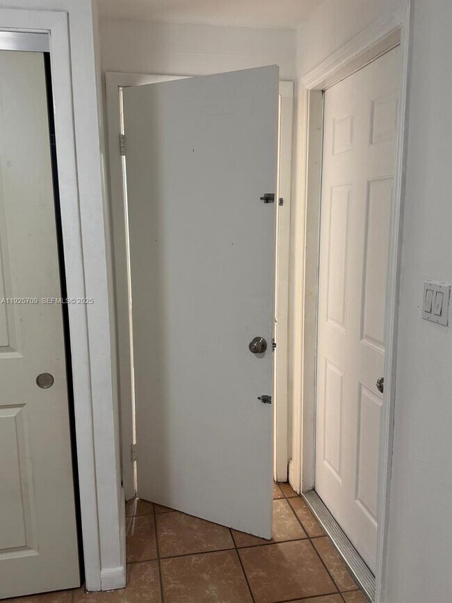 Foto del edificio - 4610 SW 116th Ave