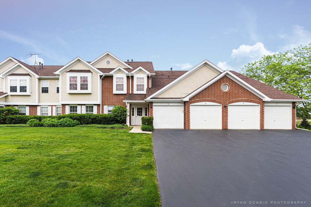 1655 Mansfield Ct, Roselle, IL 60172 House Rental in Roselle, IL