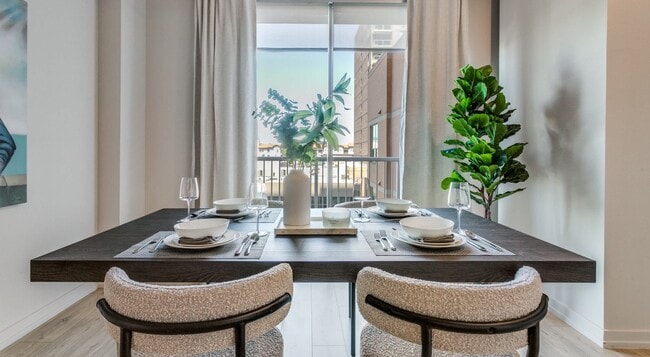 Building Photo - 3700M