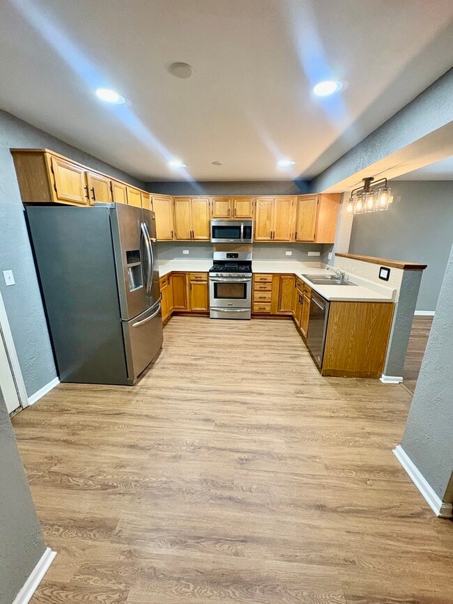 Building Photo - 213 Pamela Dr