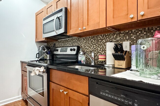 Foto del edificio - 1823 N Willington St