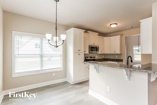 Building Photo - 251 Cranbrooke Dr