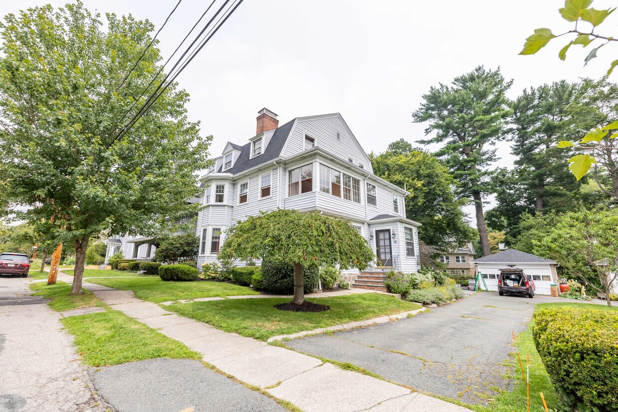 Primary Photo - 18 Hawthorn Rd
