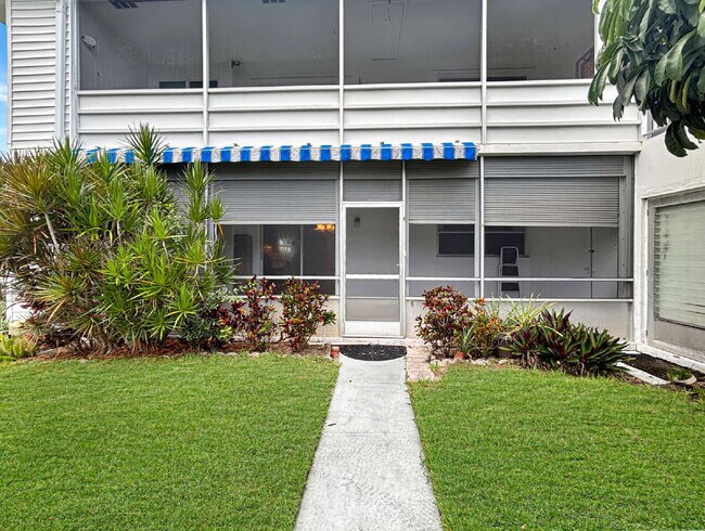 Foto del edificio - Well-Maintained 2-Bedroom Condo in Meridian Park | 55+ Community | Palm Beach Gardens