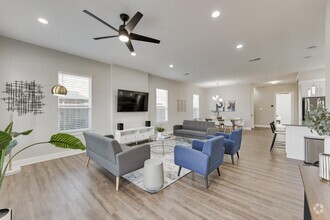 Kingsbridge Crossing Apartments for Rent with Parking - Dallas, TX - 1 ...