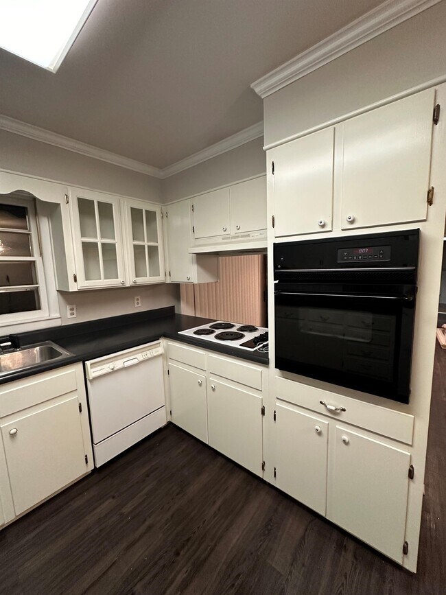 Foto del edificio - 2222 Riley Rd